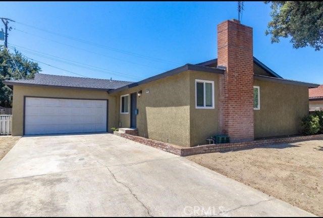 Detail Gallery Image 1 of 22 For 4832 E Normal Ave, Fresno,  CA 93703 - 3 Beds | 2 Baths