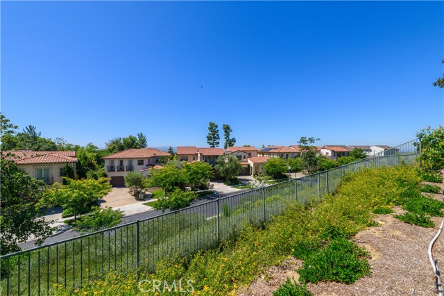 62 Heirloom, Irvine CA: https://media.crmls.org/medias/702b44aa-e4c8-4fa5-8591-7f87b1024cfd.jpg