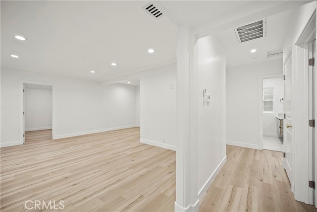 620 E Elmwood Avenue, Burbank CA: https://media.crmls.org/medias/702be8b8-7dd6-4021-b3d6-6d297dfdf0e7.jpg