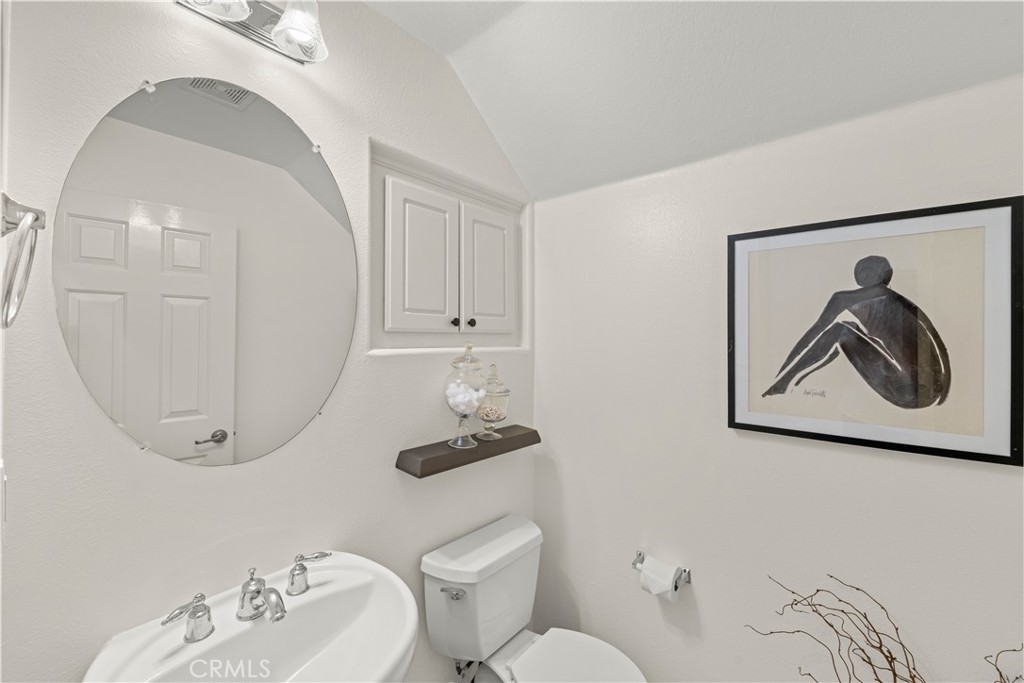 MLS #OC25254109 image #9