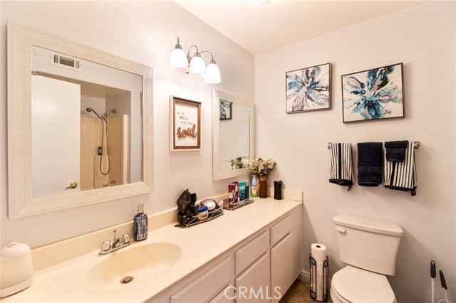 Detail Gallery Image 13 of 27 For 1061 Harbor Heights #B,  Harbor City,  CA 90710 - 3 Beds | 2/1 Baths