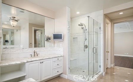 https://media.crmls.org/medias/702df35d-77cd-4b4d-a7f9-ba7826857e03.jpg?preset=X-Large