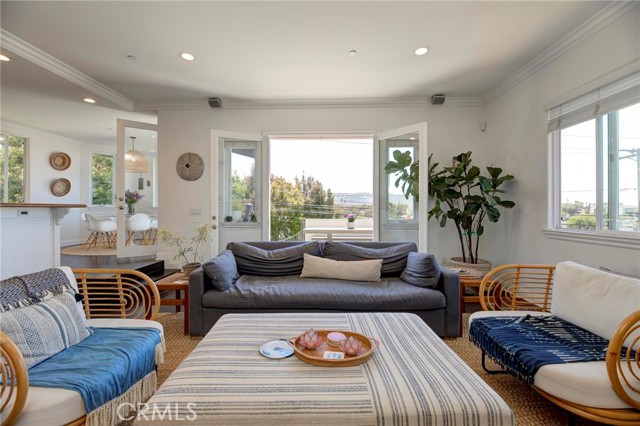 Detail Gallery Image 42 of 75 For 700 Avenue C, Redondo Beach,  CA 90277 - 5 Beds | 5/1 Baths