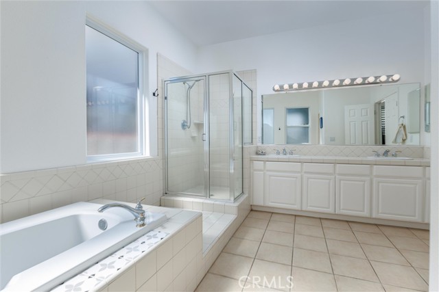 1050 Sleepy Hollow Road, Paso Robles CA: https://media.crmls.org/medias/702f82af-68dc-4e46-bf21-4dbd04ccb79d.jpg