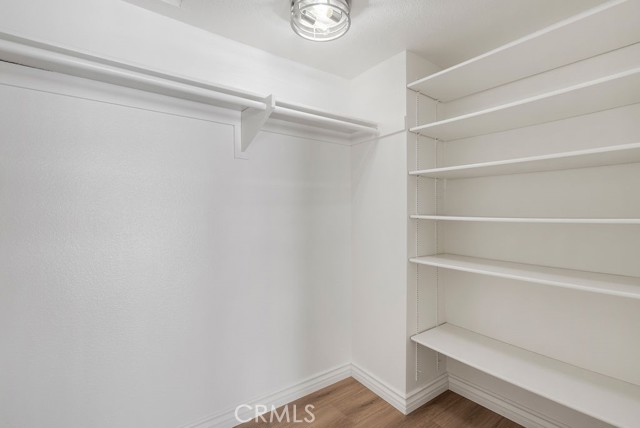 Detail Gallery Image 17 of 44 For 1881 Alpha Rd #3,  Glendale,  CA 91208 - 3 Beds | 2/1 Baths