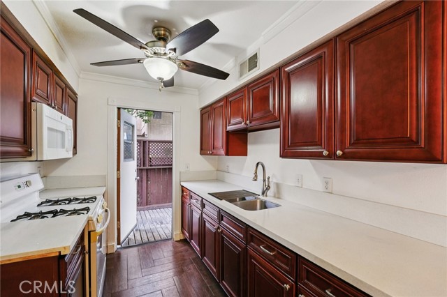 Detail Gallery Image 9 of 25 For 1742 S Mountain Ave #E,  Ontario,  CA 91762 - 2 Beds | 2 Baths