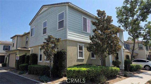 Detail Gallery Image 3 of 25 For 2915 E via Terrano, Ontario,  CA 91764 - 3 Beds | 2/1 Baths