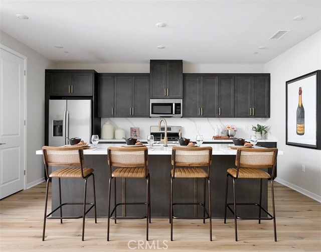 Detail Gallery Image 2 of 14 For 18216 Aerie Way, Canyon Country,  CA 91350 - 3 Beds | 2/1 Baths