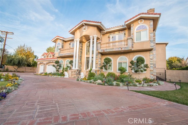 10062 Valley Circle Boulevard, Chatsworth CA: https://media.crmls.org/medias/703089aa-b3f5-46e7-8acb-23e81b11ecbd.jpg