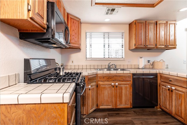 Detail Gallery Image 10 of 30 For 5732 Charan Rd, Rosamond,  CA 93560 - 3 Beds | 2 Baths