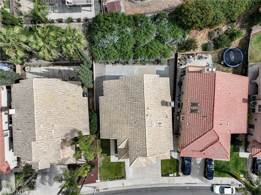 https://media.crmls.org/medias/7030e83f-b63b-4b75-90c0-a11a6f9af389.jpg?preset=X-Large