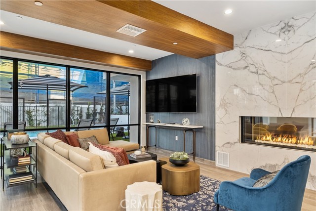 Detail Gallery Image 15 of 34 For 1333 S Orange Grove Ave #304,  Los Angeles,  CA 90019 - 2 Beds | 2 Baths