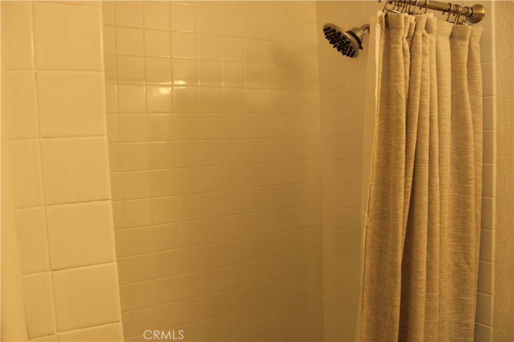 https://media.crmls.org/medias/70316669-77f4-4940-ae46-f6598e8dc00f.jpg?preset=X-Large