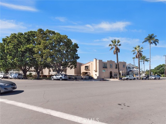 Detail Gallery Image 3 of 28 For 506 Palm Ave, Coronado,  CA 92118 - 2 Beds | 1 Baths