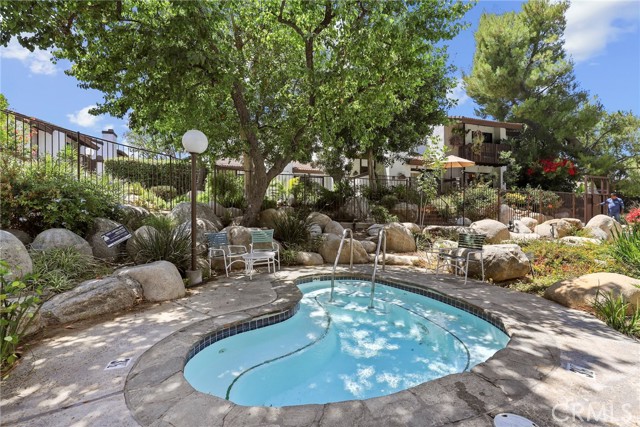 Detail Gallery Image 19 of 23 For 21535 Erwin St #131,  Woodland Hills,  CA 91367 - 2 Beds | 2 Baths