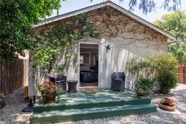 7441 Sylvia Avenue, Reseda CA: https://media.crmls.org/medias/70324a7a-0503-4f88-9f4a-7fcbeffff442.jpg