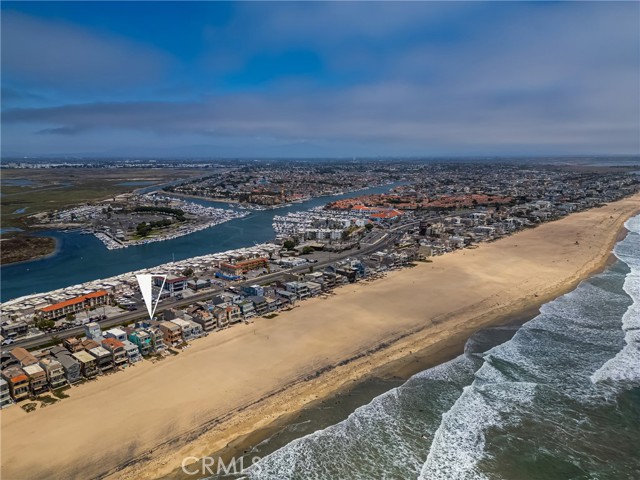 51 B Surfside Avenue, Surfside CA: https://media.crmls.org/medias/70331a03-62df-495c-bf63-b6e6ea915d51.jpg