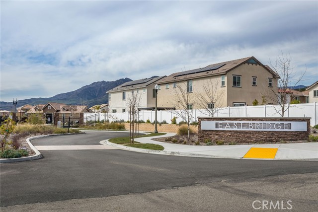 326 Buttercup Street photo 4