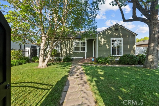 Detail Gallery Image 31 of 33 For 5752 Calhoun Ave, Sherman Oaks,  CA 91401 - 3 Beds | 2 Baths