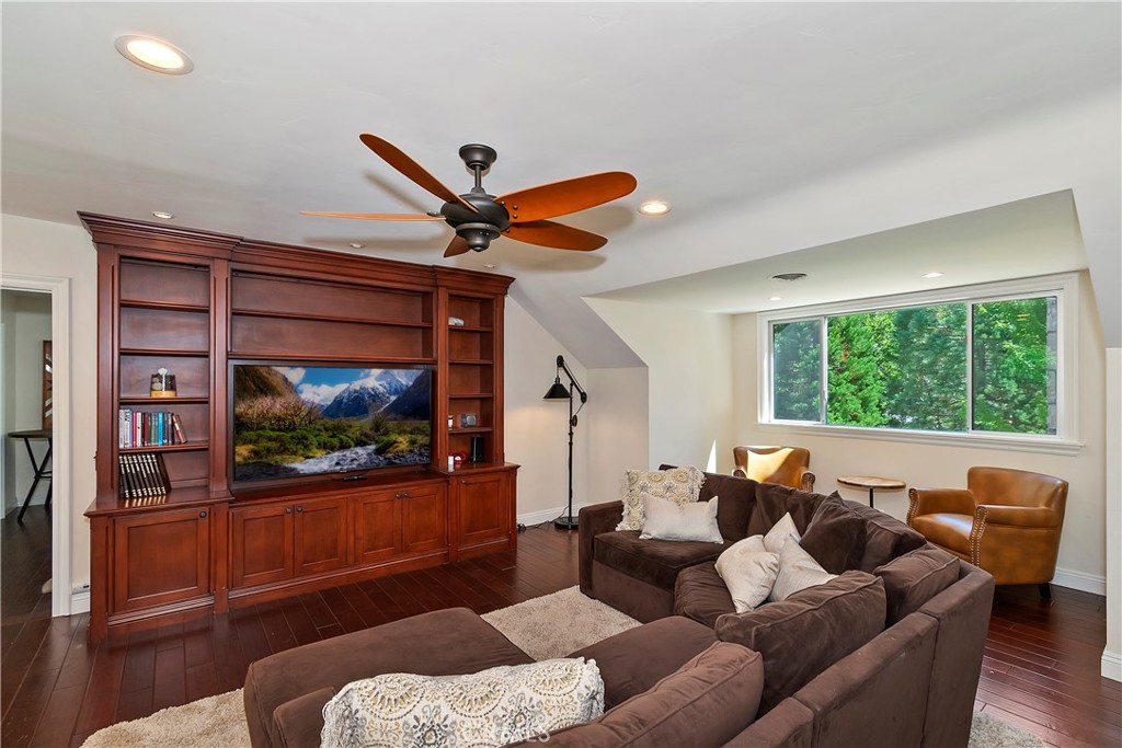 MLS #IG25184788 image #32