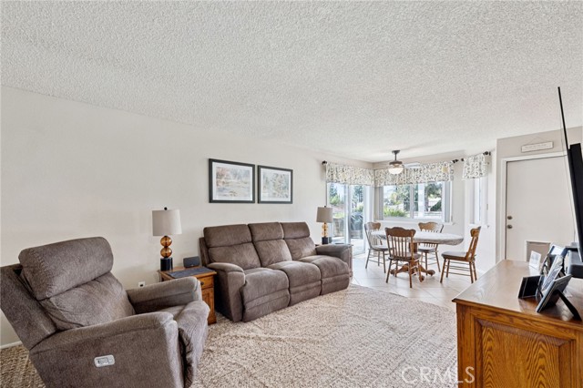 1251 Shakespeare Drive, Riverside CA: https://media.crmls.org/medias/70342e02-a444-4cb5-a520-9d146edd75fe.jpg