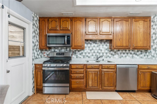 Detail Gallery Image 12 of 40 For 3866 Gates Pl, Riverside,  CA 92504 - 5 Beds | 2 Baths