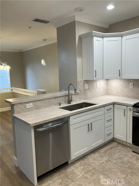 Detail Gallery Image 8 of 20 For 37 via Barcelona, Rancho Santa Margarita,  CA 92688 - 3 Beds | 2 Baths