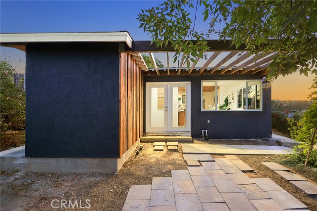 Detail Gallery Image 3 of 23 For 304 W Graves Ave, Monterey Park,  CA 91754 - 2 Beds | 1/1 Baths