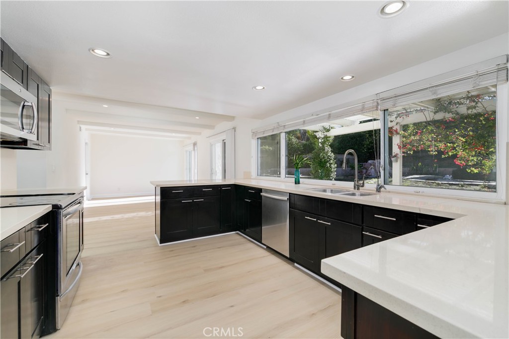 MLS #WS25267882 image #9