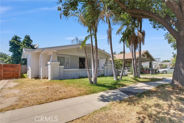 820 S Van Ness Avenue, Santa Ana CA: https://media.crmls.org/medias/7035fbe9-15fb-4f92-ac4c-aa7f20cc436e.jpg