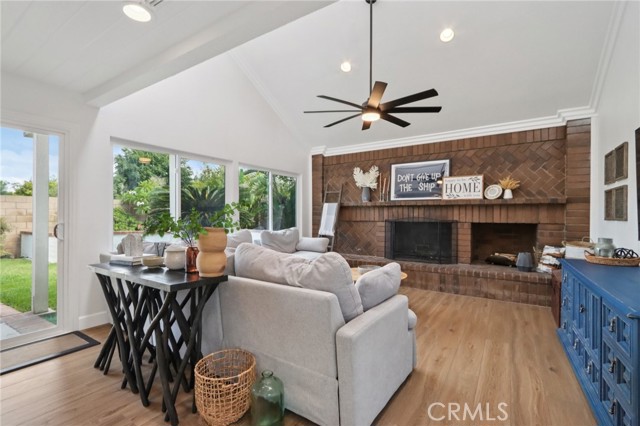 242 N Camino Arroyo, Anaheim CA: https://media.crmls.org/medias/70363bde-e0f9-4ddf-94b3-0b565192d35b.jpg