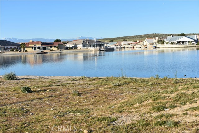 Detail Gallery Image 3 of 20 For 26456 Blue Water, Helendale,  CA 92342 - – Beds | – Baths