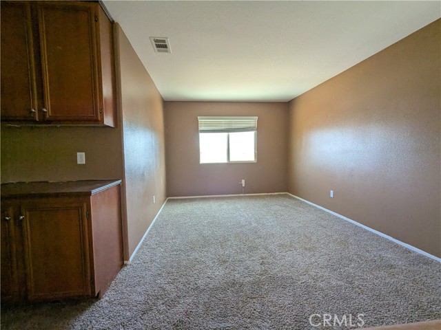 Detail Gallery Image 12 of 22 For 15243 Riverview, Victorville,  CA 92394 - 3 Beds | 2/1 Baths