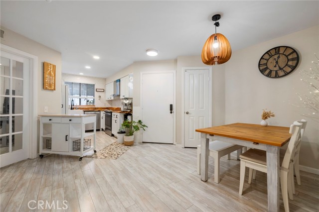 Detail Gallery Image 3 of 48 For 25339 Pine Creek Ln, Wilmington,  CA 90744 - 2 Beds | 1 Baths