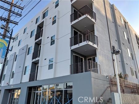 7343 Reseda Boulevard #303
