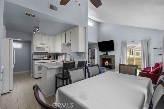 31321 The Old Road, Castaic CA: https://media.crmls.org/medias/70396277-e7be-4f77-84cc-033a8ee9fb99.jpg