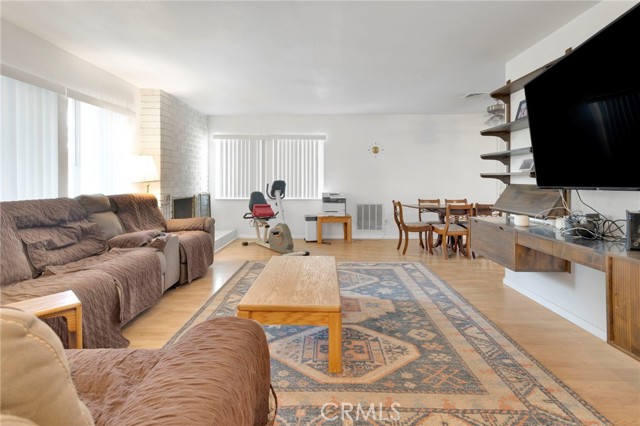 Detail Gallery Image 11 of 39 For 19385 Saint Timothy Ct, Apple Valley,  CA 92307 - 3 Beds | 2/1 Baths