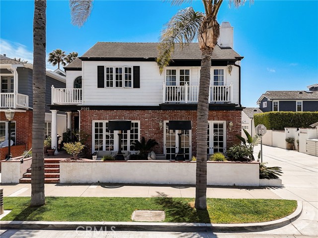 Detail Gallery Image 62 of 70 For 2025 E Balboa, Newport Beach,  CA 92661 - 4 Beds | 4 Baths