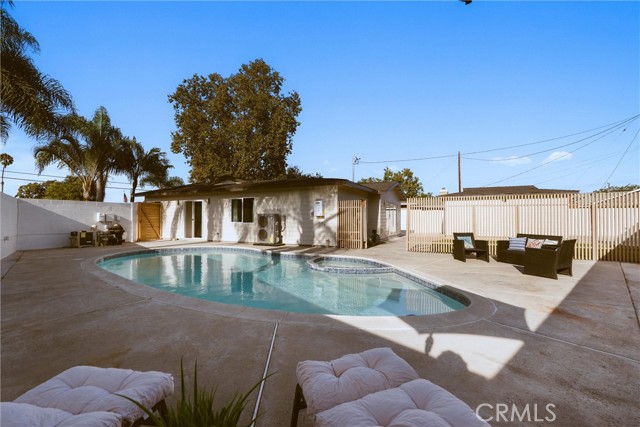 Detail Gallery Image 44 of 75 For 1956 Volk Ave, Long Beach,  CA 90815 - 4 Beds | 3 Baths