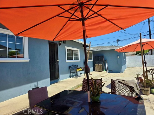 722 N Philadelphia Street, Anaheim CA: https://media.crmls.org/medias/703e0e7a-7f4c-4a2a-83b8-04a416cb8a9e.jpg