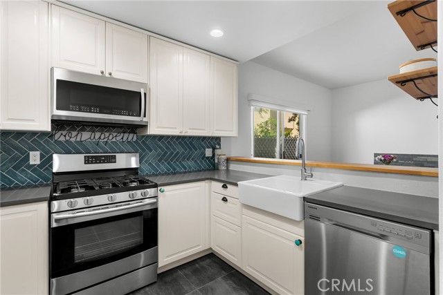 Detail Gallery Image 8 of 34 For 389 Ralcam Pl, Costa Mesa,  CA 92627 - 3 Beds | 2/1 Baths