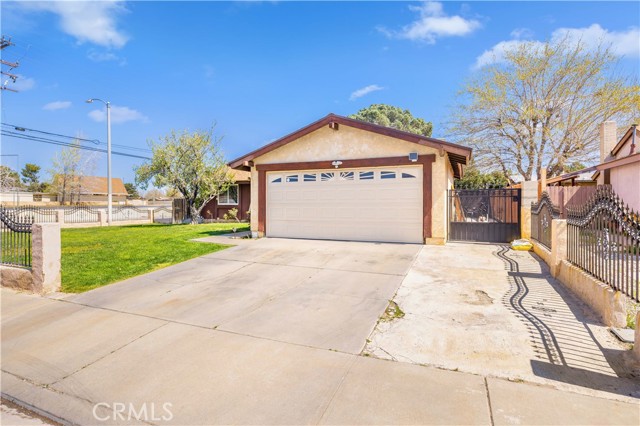 Image 3 for 44342 Gingham Ave, Lancaster, CA 93535