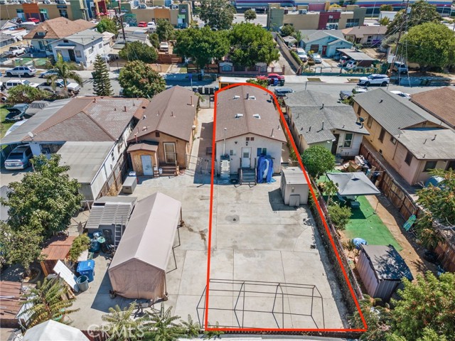 225 S Kern Avenue, Los Angeles CA: https://media.crmls.org/medias/703f5557-9156-4b2e-a235-e5272613ab0b.jpg