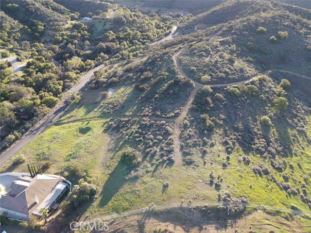 1 Skyline Drive, Thousand Oaks CA: https://media.crmls.org/medias/703fd4ac-4c38-4bda-9762-0091de03e0da.jpg