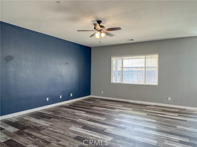 Detail Gallery Image 19 of 56 For 15527 Avanti Dr, Bakersfield,  CA 93314 - 4 Beds | 3/1 Baths