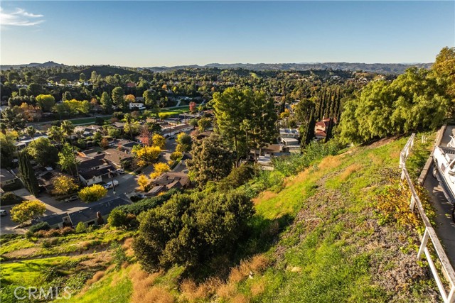 Detail Gallery Image 2 of 20 For 35 Torreon Dr, Woodland Hills,  CA 91364 - – Beds | – Baths