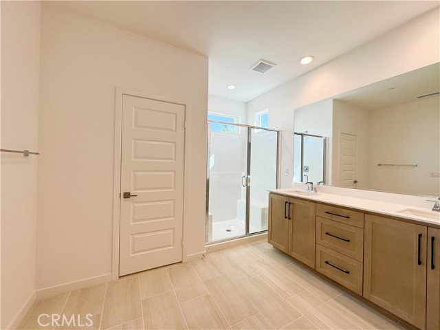 Detail Gallery Image 14 of 21 For 6985 Mallow Dr #2,  Fontana,  CA 92336 - 5 Beds | 4 Baths