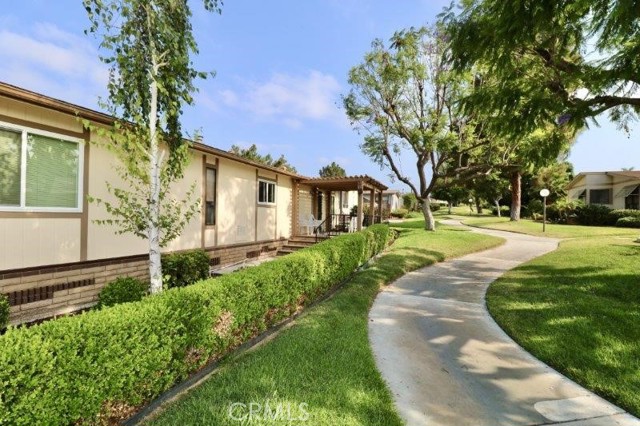 Detail Gallery Image 5 of 32 For 1251 Sky Lake Ave #330,  Brea,  CA 92821 - 2 Beds | 1/1 Baths