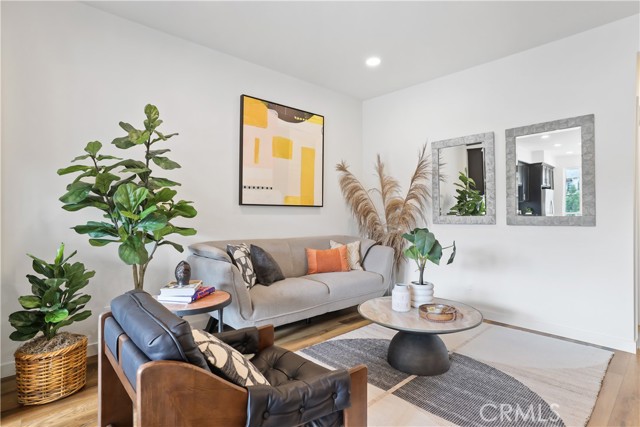 Detail Gallery Image 5 of 29 For 31 Bigsby Dr, Stanton,  CA 90680 - 3 Beds | 3 Baths