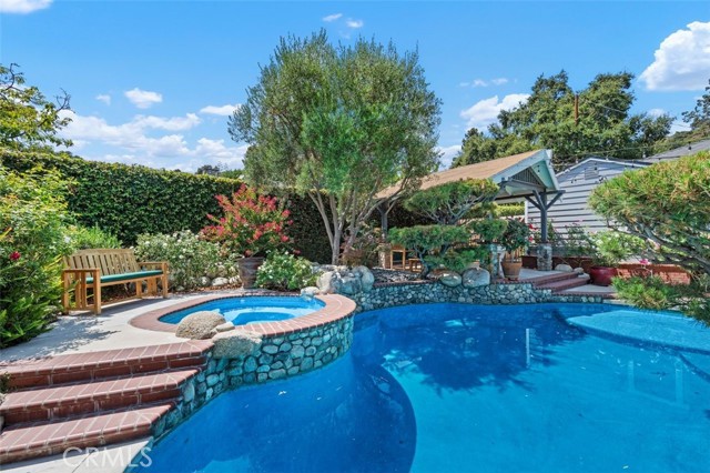 357 N Mayflower Avenue, Monrovia CA: https://media.crmls.org/medias/7044d1ef-de38-43dc-b65d-c889c91c4ccd.jpg